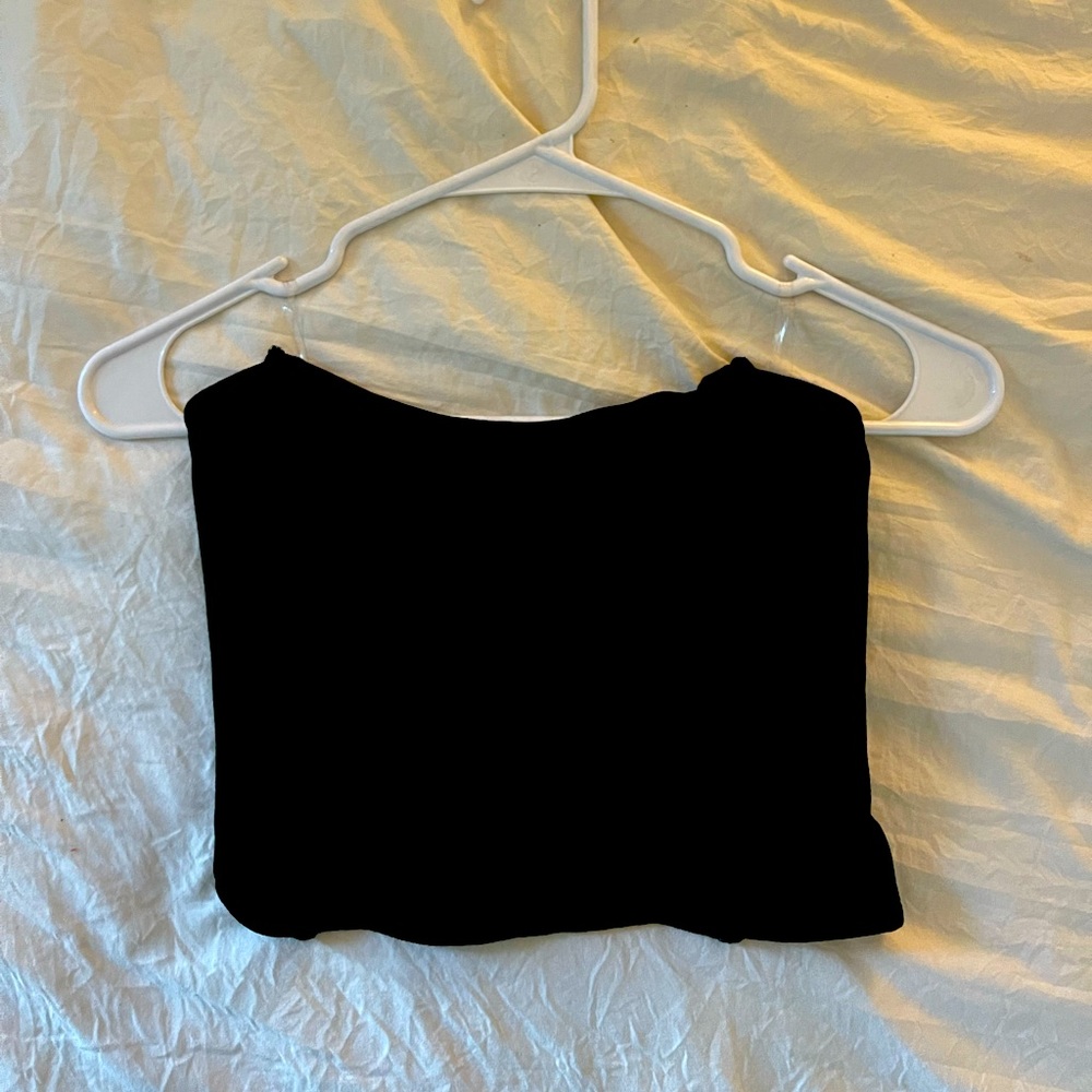 Vestique Black Cropped Top